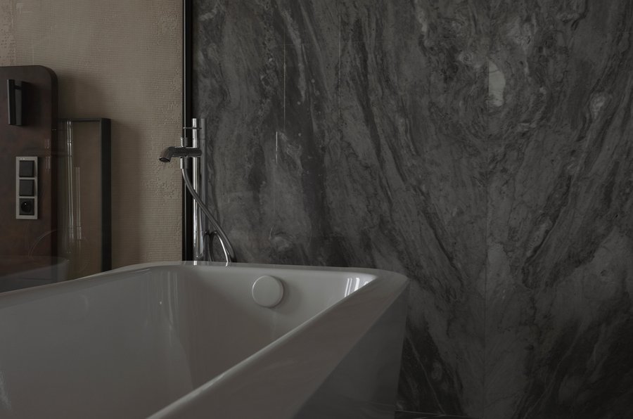 Grand Hotel Łódź Badezimmer mit Badewanne von Kaldewei