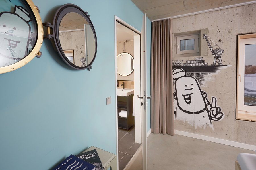 Artroom von Rebelzer und Keuco mit "Freaks" im Gasthaus Villa Viva Hamburg