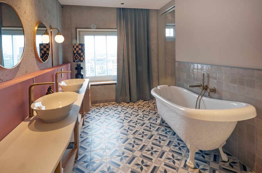 Badezimmer der Suite Barbara Schöneberger im Gasthaus Villa Viva Hamburg