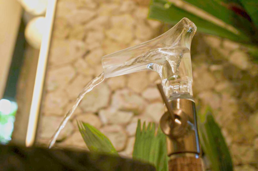 Badezimmer der Villa im balischen Dschungel