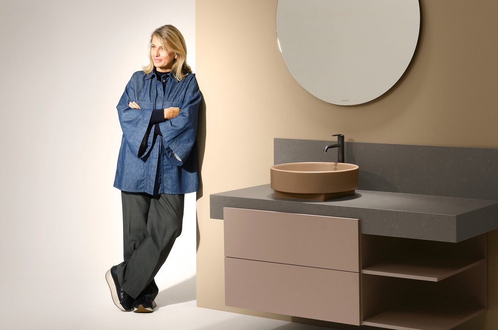 Designerin Patricia Urquiola mit ihrer Kollektion Balcoon für Duravit