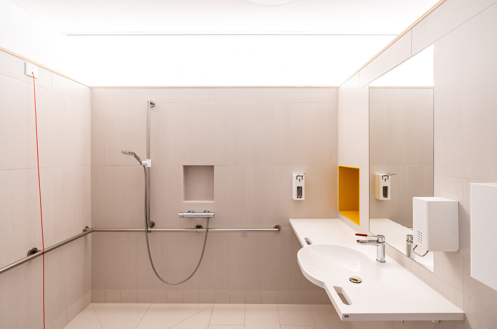 Badezimmer mit System 900 von HEWI