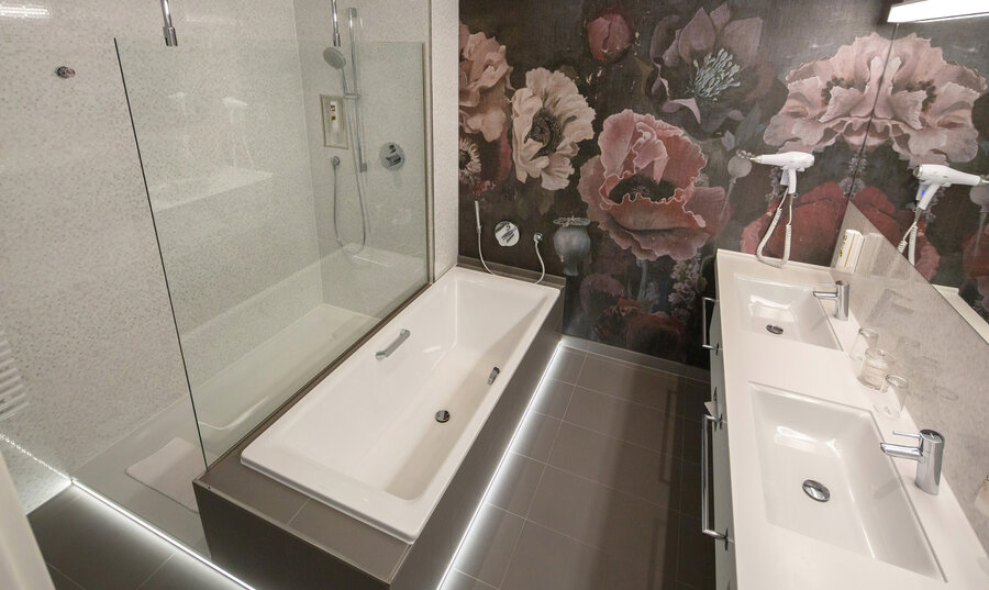 Badezimmer im Estrel Hotel Berlin Badezimmer im Estrel Hotel Berlin
