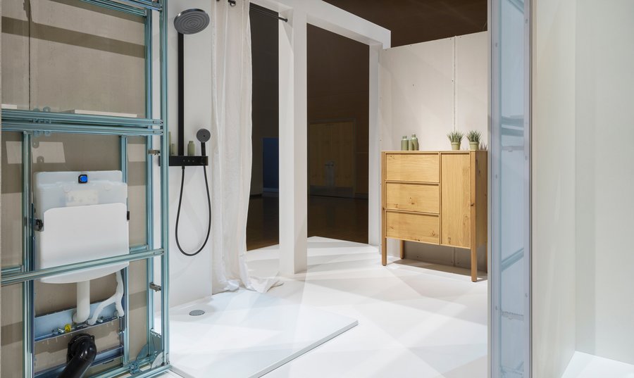 hansgrohe Brause Pulsify und Duschfläche Kaldewei Cayonoplan Multispace im Living Bathroom