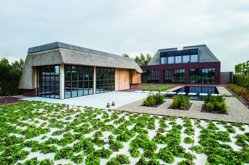 Landhaus in Flandern mit Schilfdach