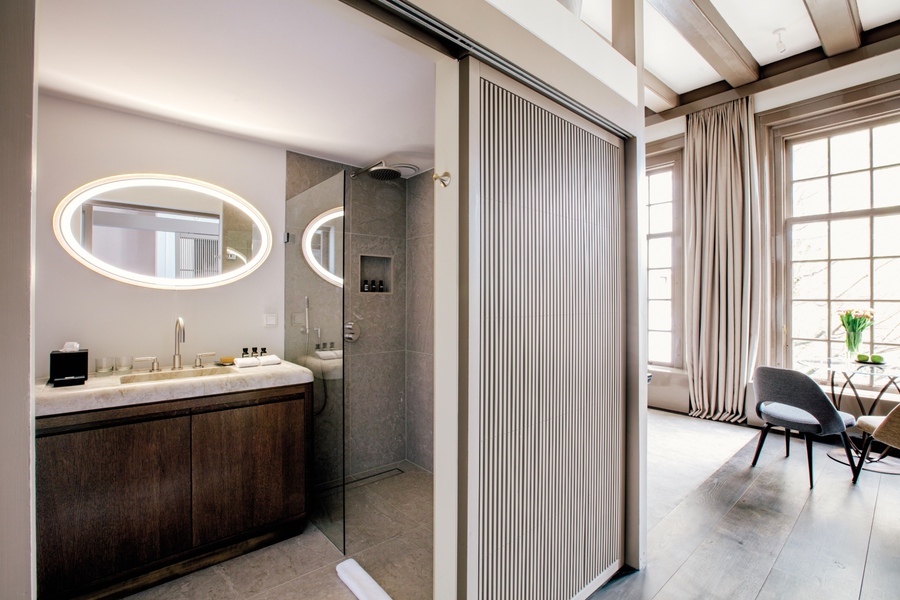 Loftbäder im The Dylan Amsterdam mit Armaturen von Dornbracht