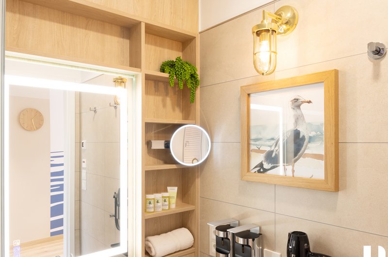 Badezimmer der Station 11.2.B der Universitätsmedizin Greifswald mit Produkten von Keuco