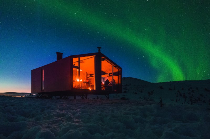 Mini-Hauses aus DublDom-Modulen in Kandalaksha auf der Halbinsel Kola