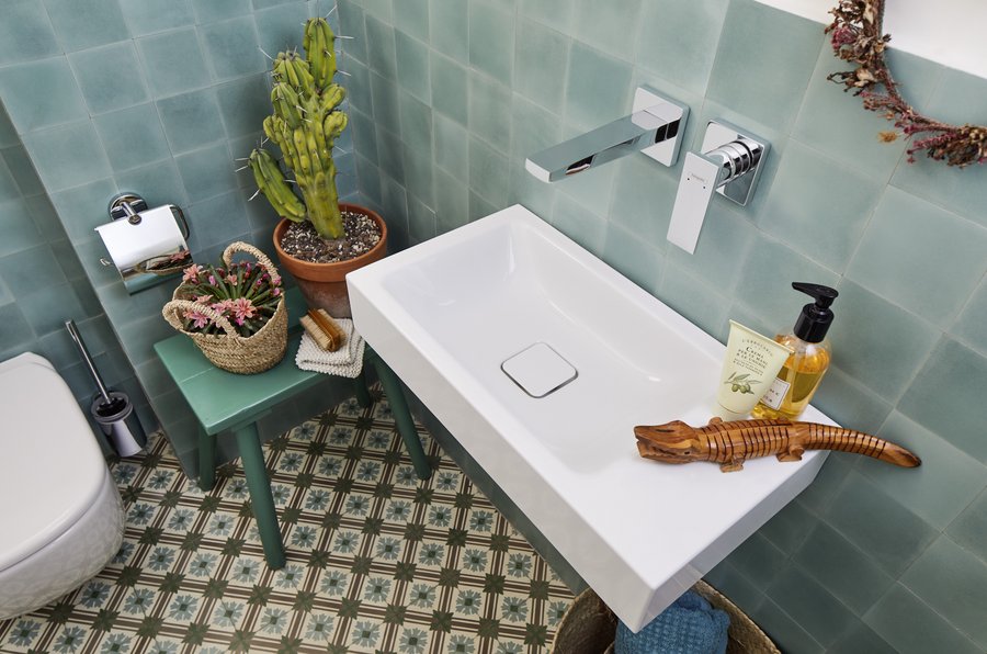 Badezimmer einer ehemaligen Klosterruine mit Produkten von Kaldewei
