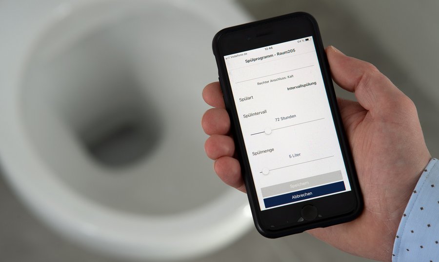 Appgesteuerte Hygienespülung in Seniorenheim