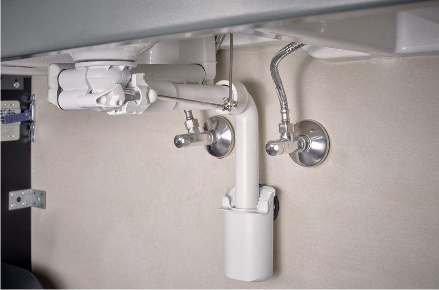 Vertikaler Ablauf Clou Siphon von Geberit