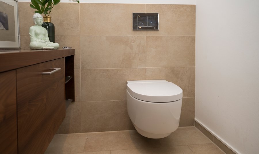 Dusch-WC Aqua­Clean Mera Clas­sic von Geberit