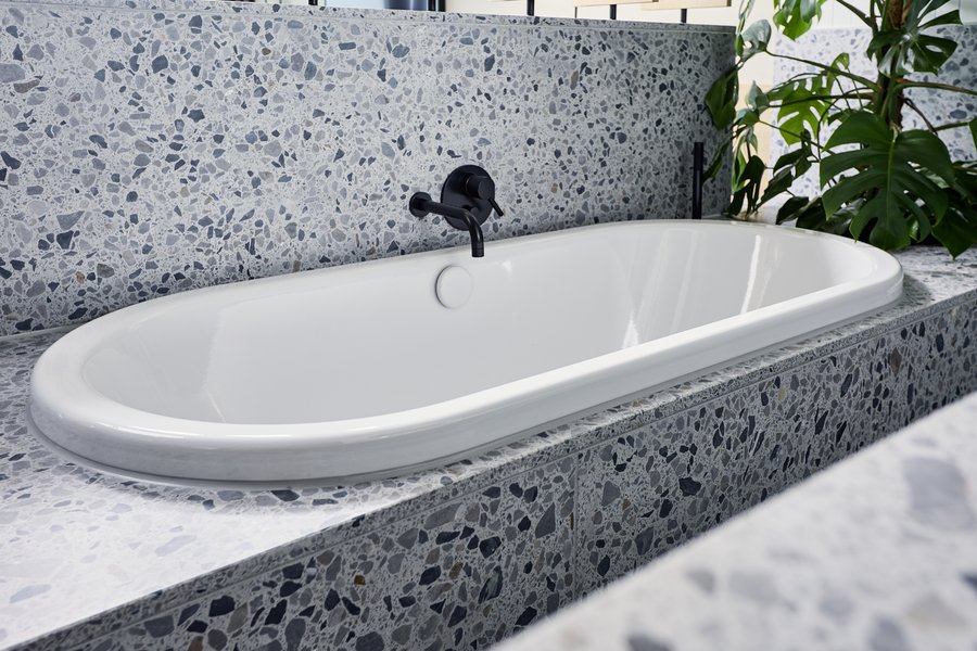 Centro Duo Badewanne von Kaldewei und Armatur Meta von Dornbracht