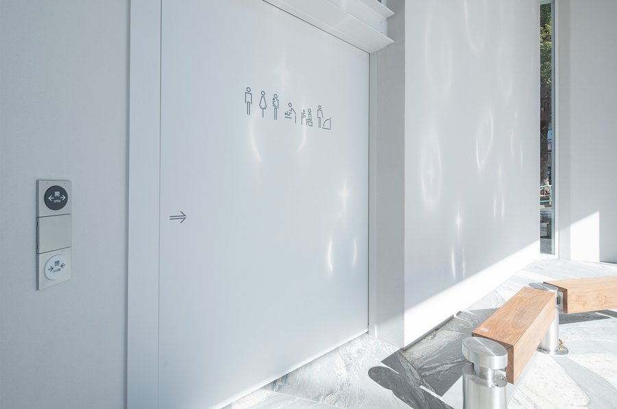Sanitäranlage von Miles Pennington zusammen mit DLX Design Lab am Standort
