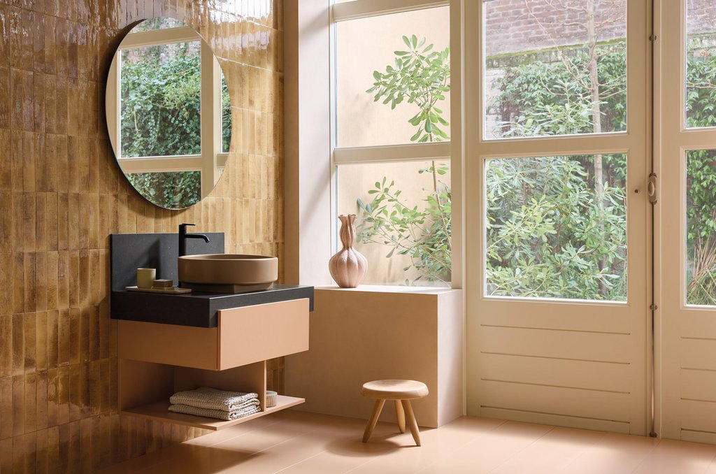 Waschplatz mit Konsolenwaschtisch von Patricia Urquiola aus der Bad-Serie Balcoon von Duravit