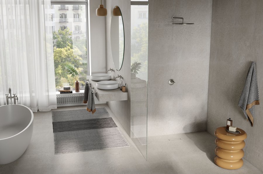 Badezimmer mit fugenloser Bodengestaltung bis in den Duschbereich