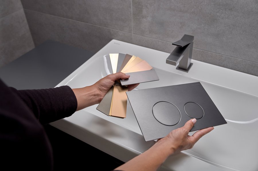 WC-Betätigungsplatte Sigma40 von Geberit mit Farbfächer für die Gestaltung in unterschiedlichen Farben und Materialien 