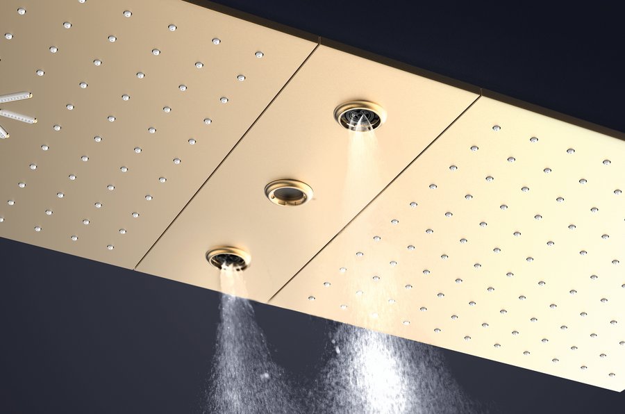 Deckenelemente der Rainshower Aqua Tiles in Funktion